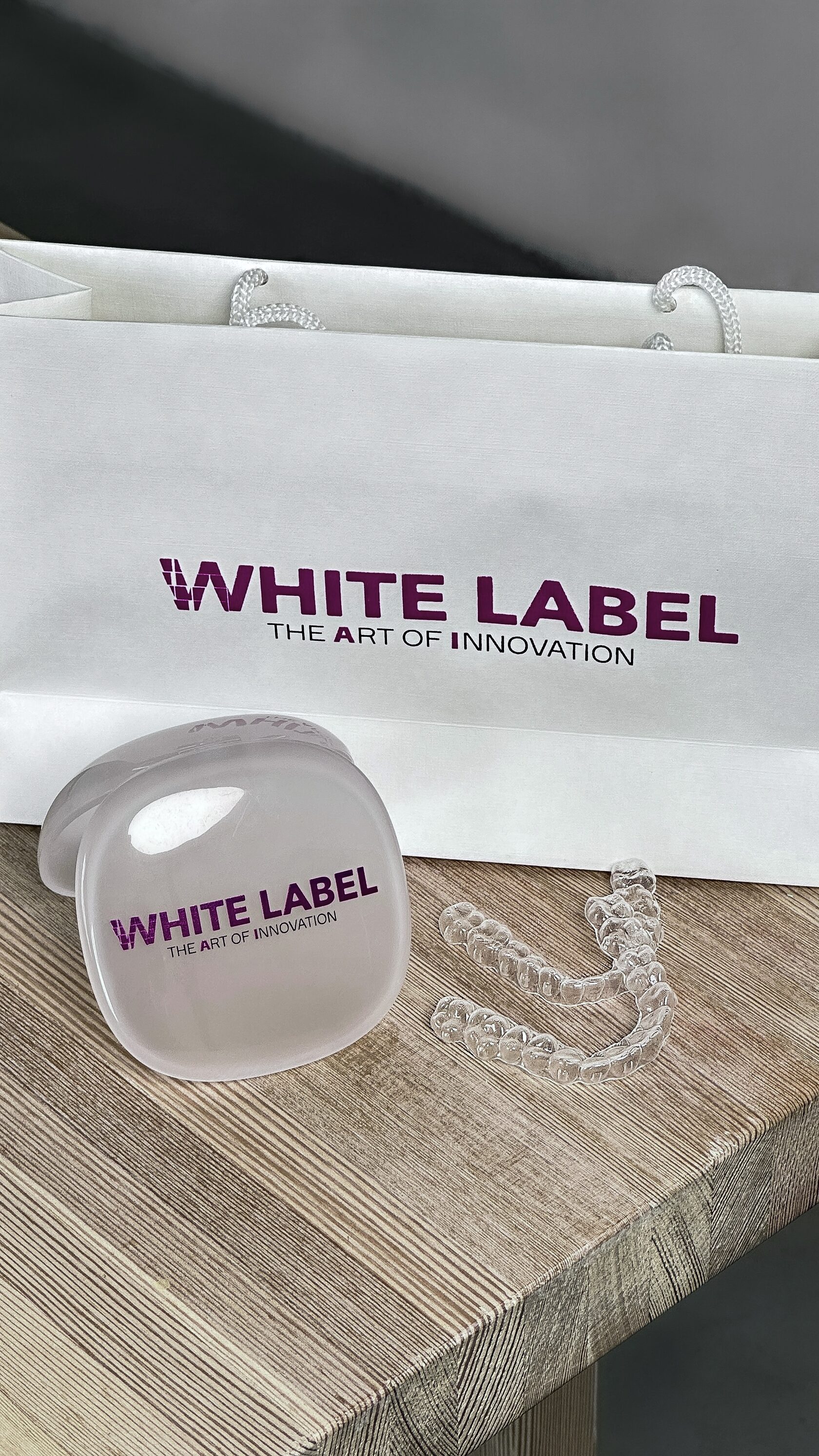 упаковка элайнеров White Label