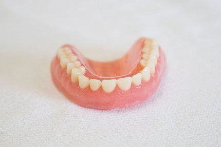 акриловый зубной протез фото 6
